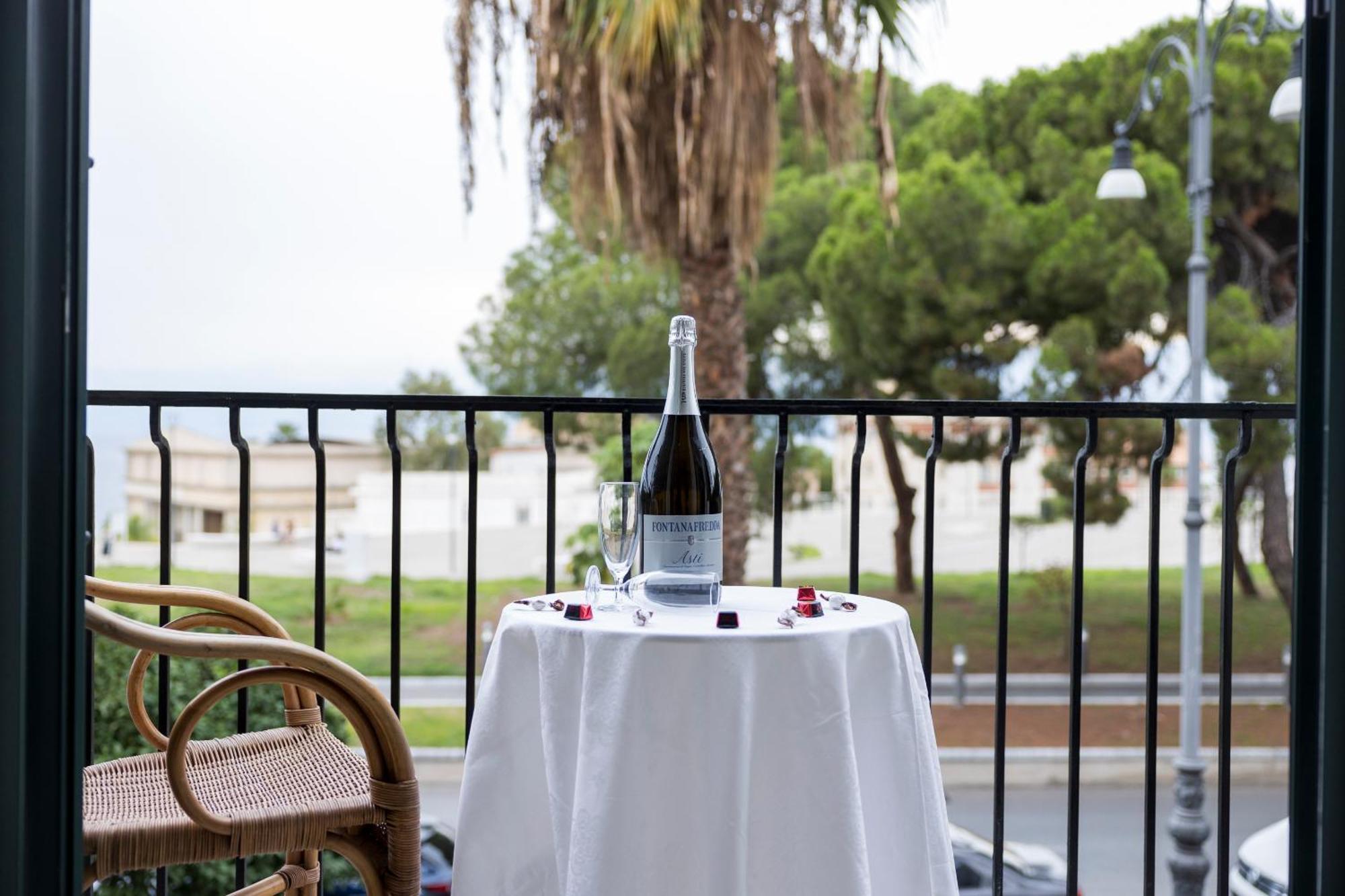 レッジョ・ディ・カラブリア Il Balcone Sullo Stretto Bed & Breakfast エクステリア 写真